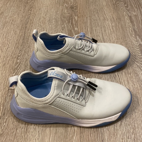 Clove shoes designed for healthcare workers - Picture 4 of 7